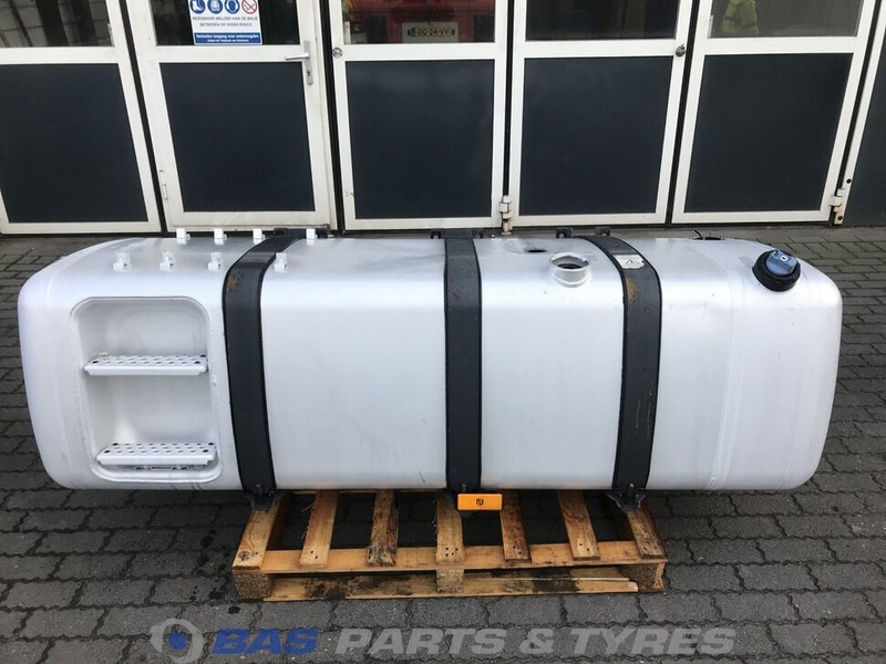 Mercedes-Benz Brandstoftank Mercedes 820 Liter A 960 470 34 01 - Brandstoftank voor Vrachtwagen: afbeelding 1 Mercedes-Benz Brandstoftank Mercedes 820 Liter A 960 470 34 01 - Brandstoftank voor Vrachtwagen: afbeelding 1