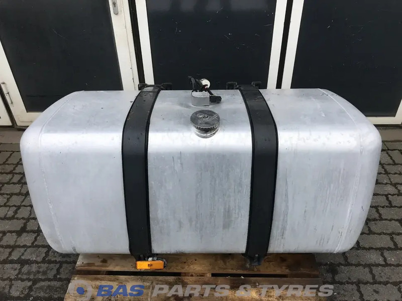 Mercedes-Benz - Brandstoftank voor Vrachtwagen: afbeelding 1 Mercedes-Benz - Brandstoftank voor Vrachtwagen: afbeelding 1