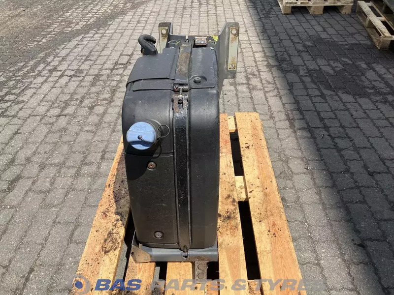 DAF DAF AdBlue tank 1928707 - Onderdelen voor Vrachtwagen: afbeelding 1 DAF DAF AdBlue tank 1928707 - Onderdelen voor Vrachtwagen: afbeelding 1