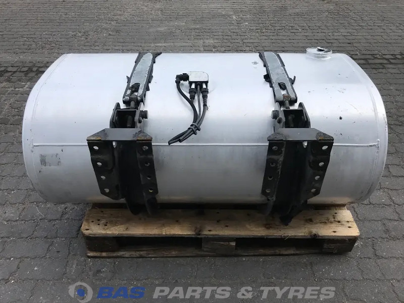 Renault Brandstoftank Renault 415 Liter G0000196 - Brandstoftank voor Vrachtwagen: afbeelding 3 Renault Brandstoftank Renault 415 Liter G0000196 - Brandstoftank voor Vrachtwagen: afbeelding 3