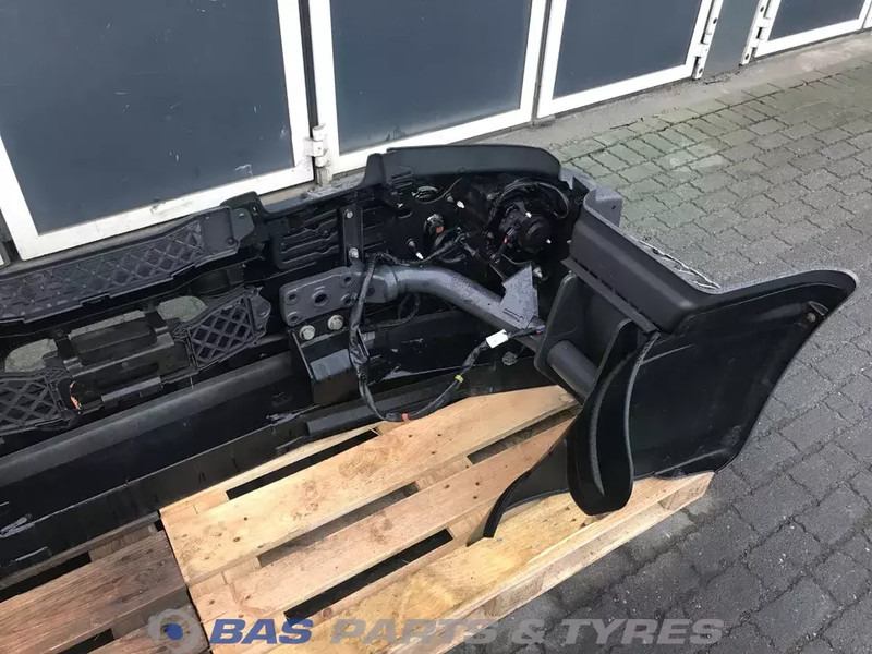 Renault D-Serie Bumper Renault 7482642303 - Bumper voor Vrachtwagen: afbeelding 5 Renault D-Serie Bumper Renault 7482642303 - Bumper voor Vrachtwagen: afbeelding 5