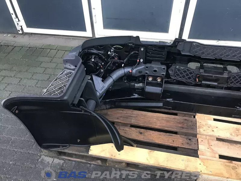 Renault D-Serie Bumper Renault 7482642303 - Bumper voor Vrachtwagen: afbeelding 4 Renault D-Serie Bumper Renault 7482642303 - Bumper voor Vrachtwagen: afbeelding 4