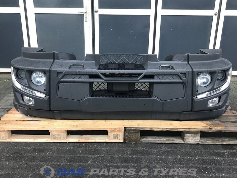 Renault D-Serie - Bumper voor Vrachtwagen: afbeelding 1 Renault D-Serie - Bumper voor Vrachtwagen: afbeelding 1