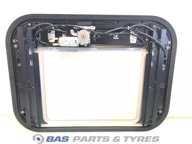 Renault Dakluik Renault 7484505331 - Zonneklep voor Vrachtwagen: afbeelding 2 Renault Dakluik Renault 7484505331 - Zonneklep voor Vrachtwagen: afbeelding 2