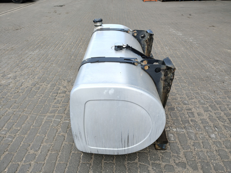 Renault - Brandstoftank voor Vrachtwagen: afbeelding 2 Renault - Brandstoftank voor Vrachtwagen: afbeelding 2