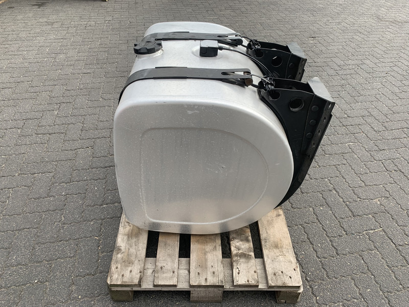 Renault - Brandstoftank voor Vrachtwagen: afbeelding 2 Renault - Brandstoftank voor Vrachtwagen: afbeelding 2