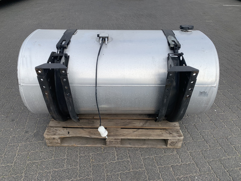 Renault - Brandstoftank voor Vrachtwagen: afbeelding 3 Renault - Brandstoftank voor Vrachtwagen: afbeelding 3