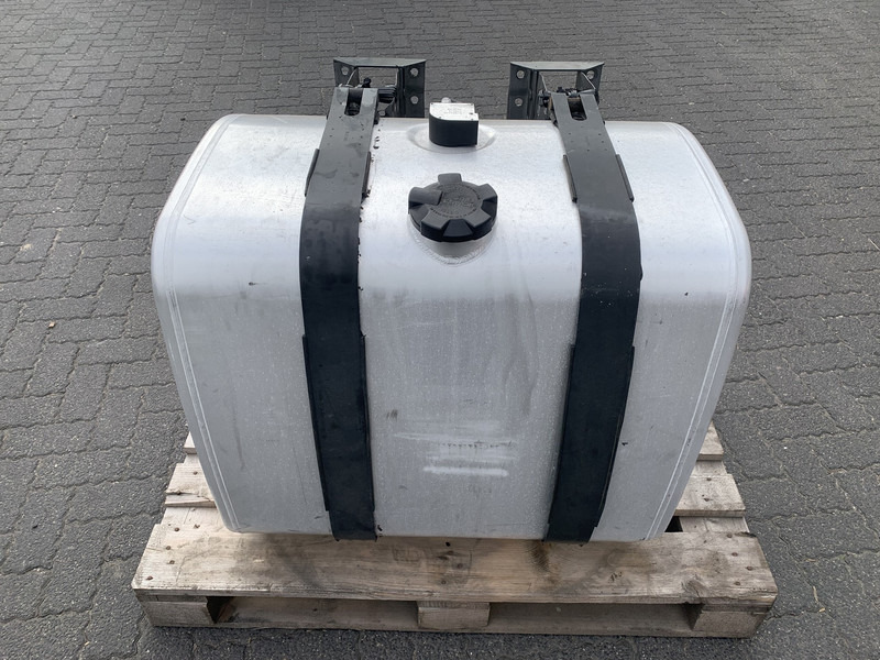 Renault - Brandstoftank voor Vrachtwagen: afbeelding 1 Renault - Brandstoftank voor Vrachtwagen: afbeelding 1