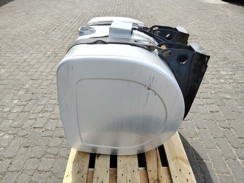 Renault - Brandstoftank voor Vrachtwagen: afbeelding 2 Renault - Brandstoftank voor Vrachtwagen: afbeelding 2