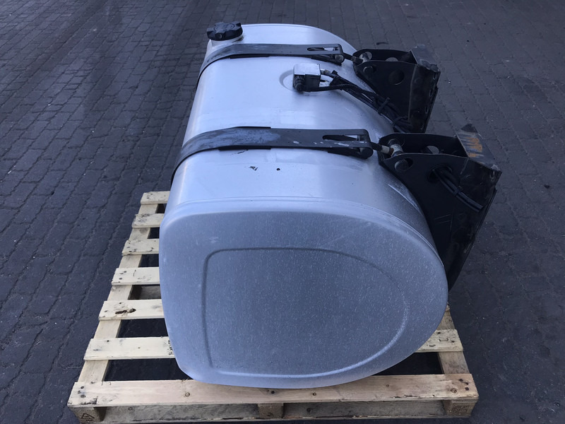 Renault - Brandstoftank voor Vrachtwagen: afbeelding 2 Renault - Brandstoftank voor Vrachtwagen: afbeelding 2