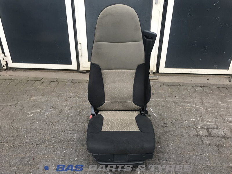 Renault Premium (Meerdere types) Bestuurdersstoel Renault 7422289046 - Zitplaats voor Vrachtwagen: afbeelding 1 Renault Premium (Meerdere types) Bestuurdersstoel Renault 7422289046 - Zitplaats voor Vrachtwagen: afbeelding 1