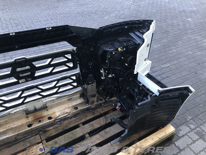 Renault T-Serie Bumper Renault 7423309367 - Bumper voor Vrachtwagen: afbeelding 5 Renault T-Serie Bumper Renault 7423309367 - Bumper voor Vrachtwagen: afbeelding 5