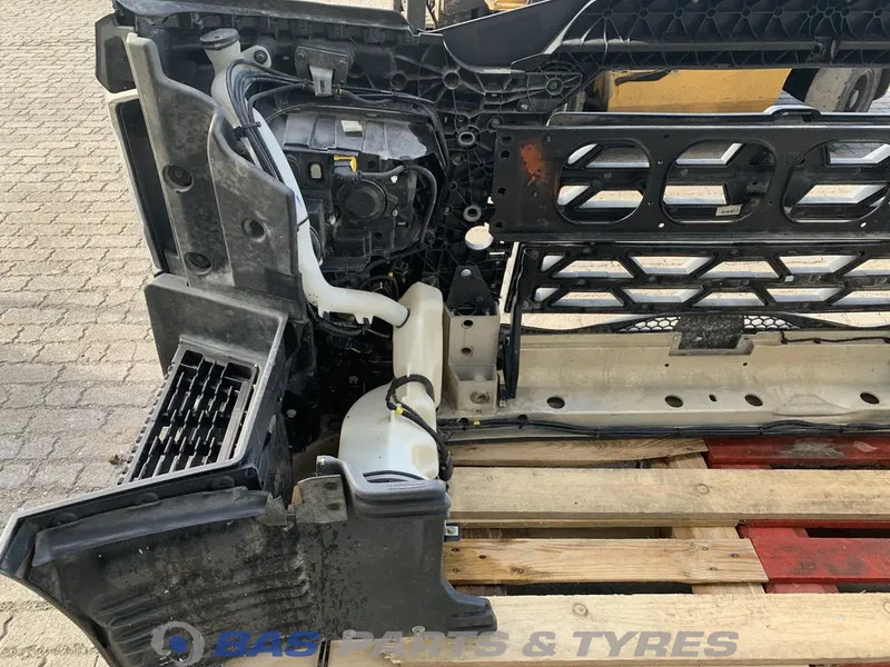 Renault T-Serie Bumper Renault 7482291437 - Bumper voor Vrachtwagen: afbeelding 4 Renault T-Serie Bumper Renault 7482291437 - Bumper voor Vrachtwagen: afbeelding 4