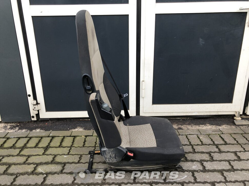 Renault Zitting Renault 5010605596 - Carrosserie en exterieur voor Vrachtwagen: afbeelding 4 Renault Zitting Renault 5010605596 - Carrosserie en exterieur voor Vrachtwagen: afbeelding 4