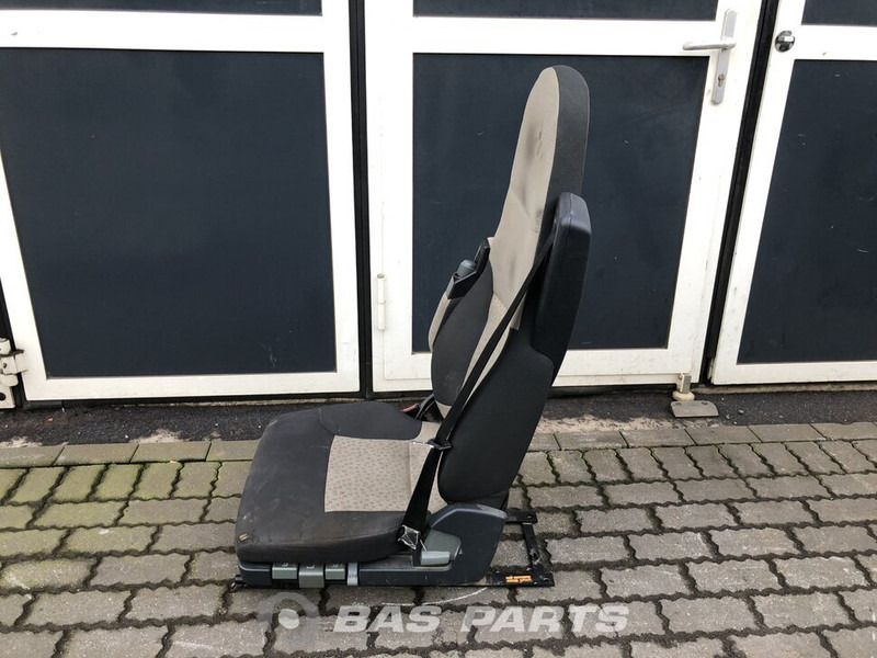 Renault Zitting Renault 5010605596 - Carrosserie en exterieur voor Vrachtwagen: afbeelding 2 Renault Zitting Renault 5010605596 - Carrosserie en exterieur voor Vrachtwagen: afbeelding 2