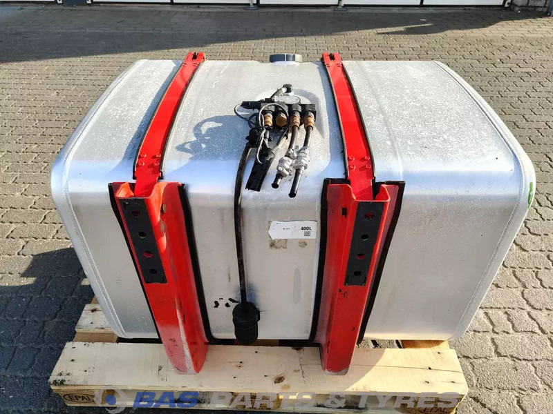 Scania Brandstoftank Scania 400 Liter 1878319 - Brandstoftank voor Vrachtwagen: afbeelding 3 Scania Brandstoftank Scania 400 Liter 1878319 - Brandstoftank voor Vrachtwagen: afbeelding 3
