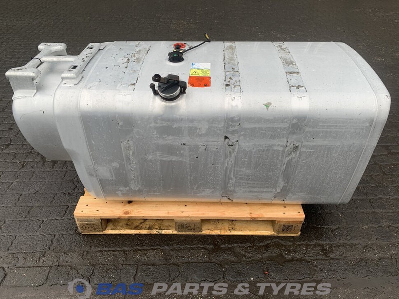 Scania Brandstoftank Scania 710 Liter 2532047 - Brandstoftank voor Vrachtwagen: afbeelding 1 Scania Brandstoftank Scania 710 Liter 2532047 - Brandstoftank voor Vrachtwagen: afbeelding 1
