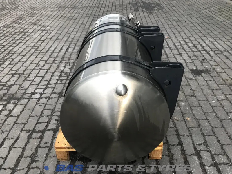 Scania LNG tank Scania 352 Liter 1776103 - Brandstoftank voor Vrachtwagen: afbeelding 2 Scania LNG tank Scania 352 Liter 1776103 - Brandstoftank voor Vrachtwagen: afbeelding 2