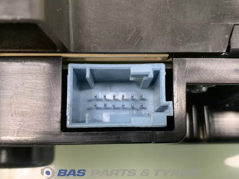 Volvo FH4 Instrumentenpaneel Volvo 21589170 - Instrumentenpaneel voor Vrachtwagen: afbeelding 4 Volvo FH4 Instrumentenpaneel Volvo 21589170 - Instrumentenpaneel voor Vrachtwagen: afbeelding 4