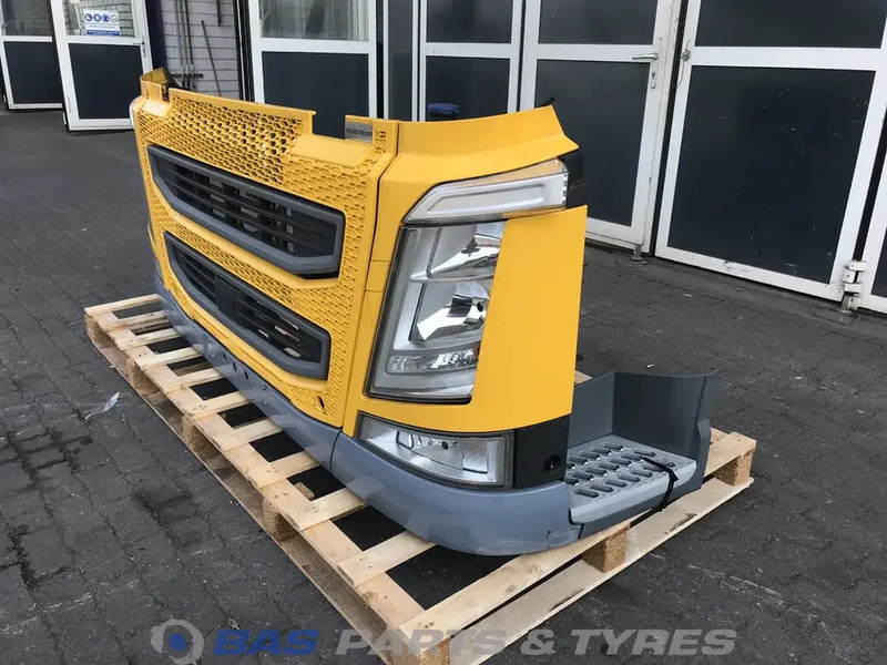 Volvo FH4 - Bumper voor Vrachtwagen: afbeelding 2 Volvo FH4 - Bumper voor Vrachtwagen: afbeelding 2