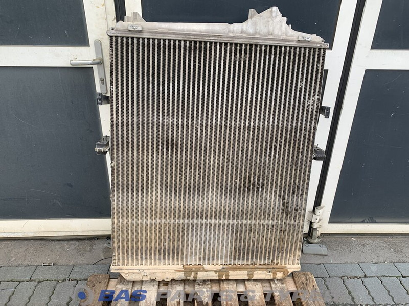 Volvo FH4 - Radiateur voor Vrachtwagen: afbeelding 1 Volvo FH4 - Radiateur voor Vrachtwagen: afbeelding 1