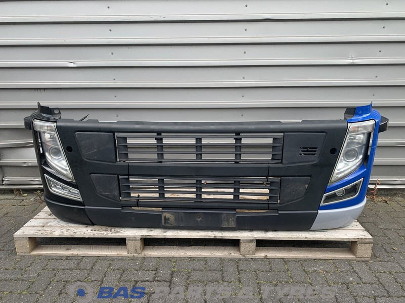 Volvo FM3 - Bumper voor Vrachtwagen: afbeelding 1 Volvo FM3 - Bumper voor Vrachtwagen: afbeelding 1