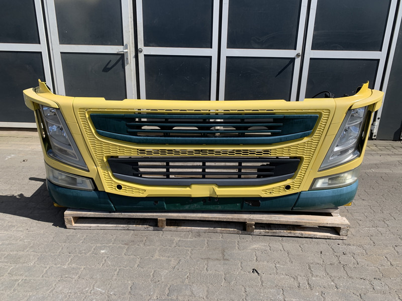 Volvo FM4 - Bumper voor Vrachtwagen: afbeelding 1 Volvo FM4 - Bumper voor Vrachtwagen: afbeelding 1