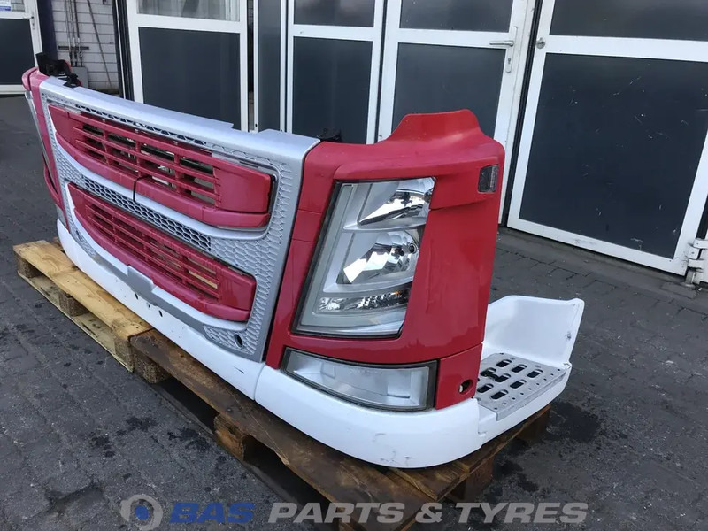 Volvo FM4 - Bumper voor Vrachtwagen: afbeelding 2 Volvo FM4 - Bumper voor Vrachtwagen: afbeelding 2