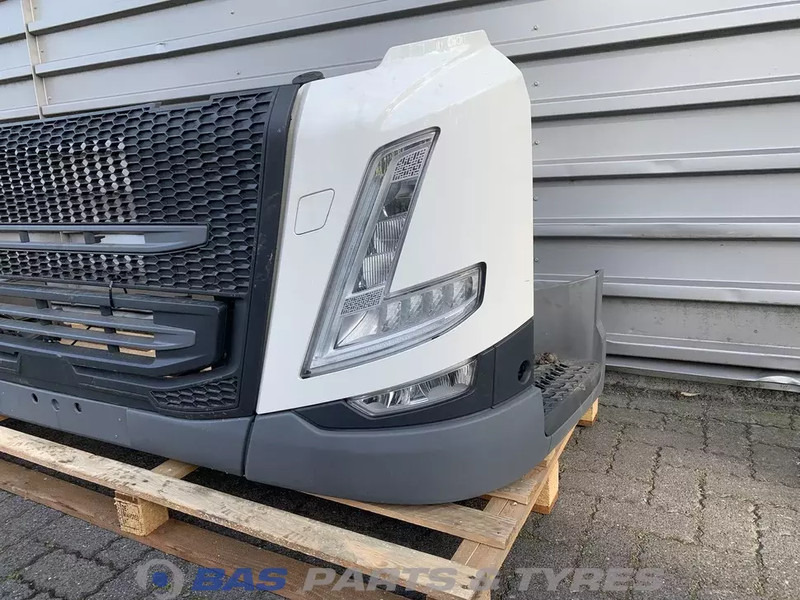 Volvo FM5 - Bumper voor Vrachtwagen: afbeelding 2 Volvo FM5 - Bumper voor Vrachtwagen: afbeelding 2
