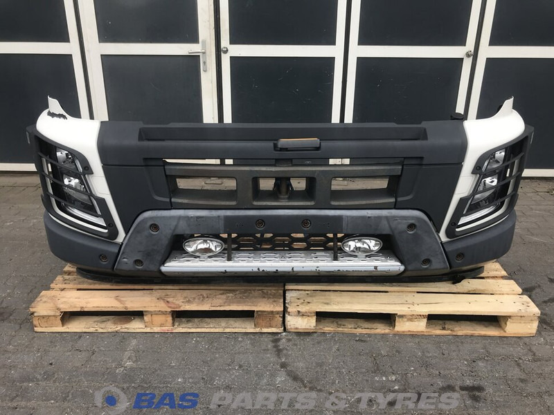 Volvo FMX Euro 6 - Bumper voor Vrachtwagen: afbeelding 1 Volvo FMX Euro 6 - Bumper voor Vrachtwagen: afbeelding 1
