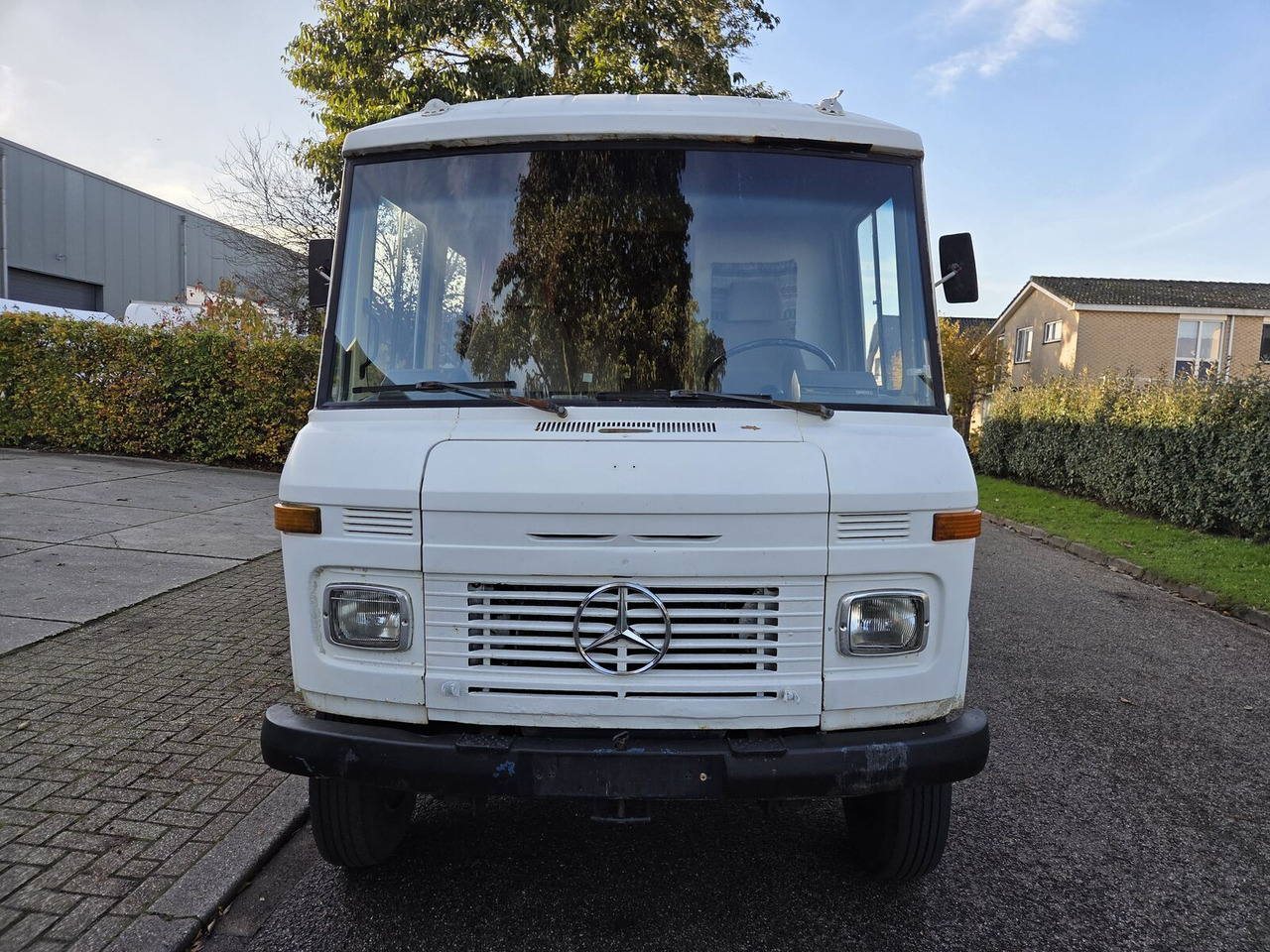 Mercedes-Benz L 613 D buscamper - Buscamper: afbeelding 2 Mercedes-Benz L 613 D buscamper - Buscamper: afbeelding 2