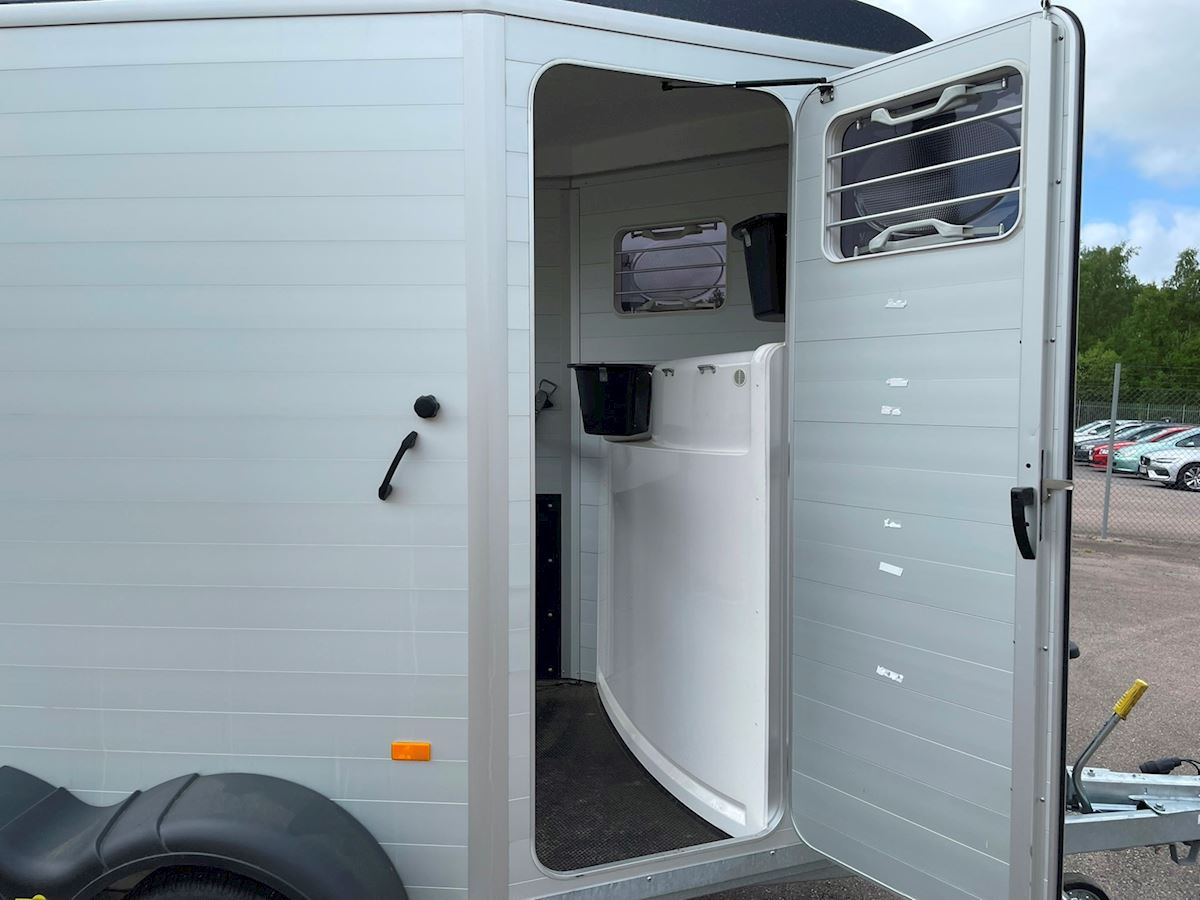 Humbaur Notos Alu - Paardentrailer: afbeelding 5 Humbaur Notos Alu - Paardentrailer: afbeelding 5