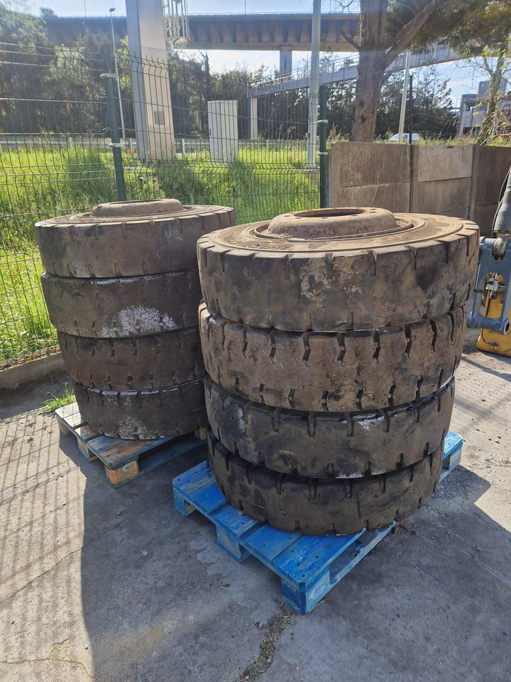 RUEDAS MACIZAS 12.00R20 - Complete wiel voor Bouwmachine: afbeelding 4 RUEDAS MACIZAS 12.00R20 - Complete wiel voor Bouwmachine: afbeelding 4