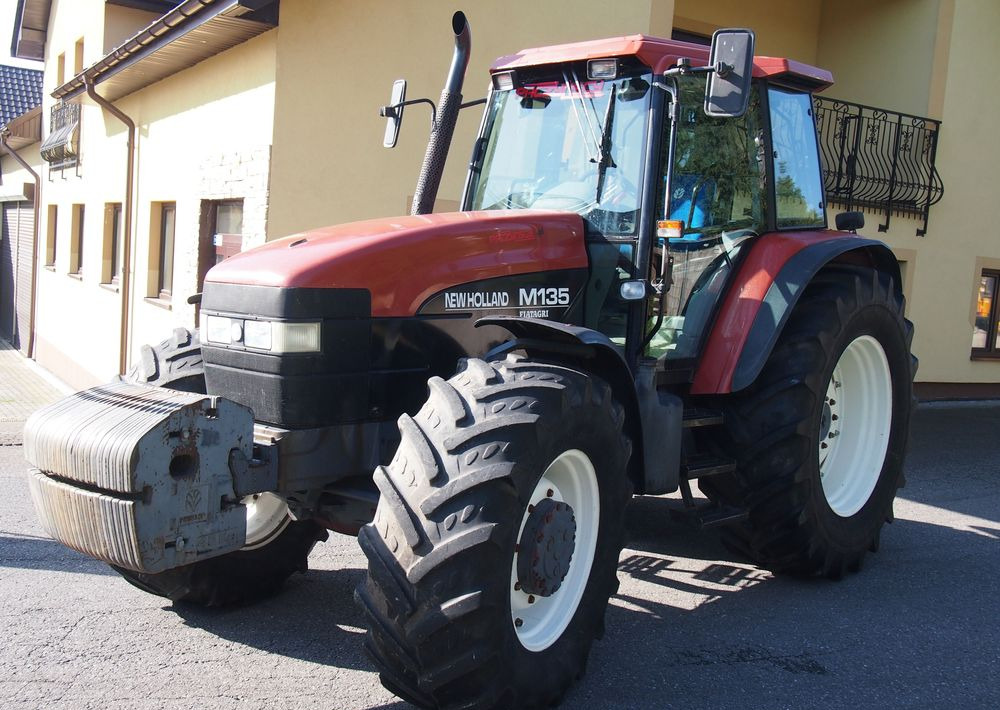Ciągnik New Holland NH M 135 1998 NEW HOLLAND TM M135 - Tractor: afbeelding 2 Ciągnik New Holland NH M 135 1998 NEW HOLLAND TM M135 - Tractor: afbeelding 2