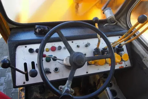 Dźwig Demag V72 - Mobiele kraan: afbeelding 4 Dźwig Demag V72 - Mobiele kraan: afbeelding 4