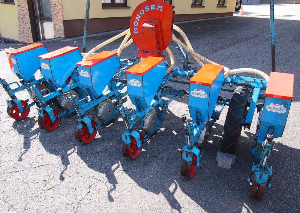 Siewnik Monosem do kukurydzy ,buraków i słonecznika - Precisiezaaimachine: afbeelding 5 Siewnik Monosem do kukurydzy ,buraków i słonecznika - Precisiezaaimachine: afbeelding 5