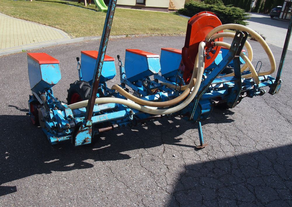 Siewnik Monosem do kukurydzy ,buraków i słonecznika - Precisiezaaimachine: afbeelding 3 Siewnik Monosem do kukurydzy ,buraków i słonecznika - Precisiezaaimachine: afbeelding 3