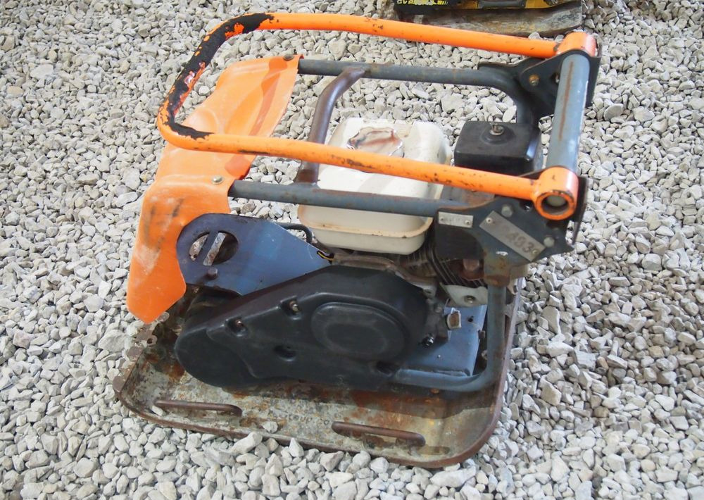 Ubijarka Belle PC5000E 2009 Zagęszczarka ubijarka Bella - Trilplaat: afbeelding 4 Ubijarka Belle PC5000E 2009 Zagęszczarka ubijarka Bella - Trilplaat: afbeelding 4