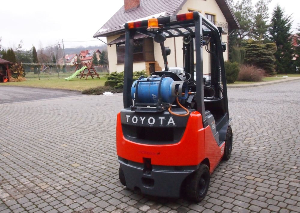 LPG heftruck Wózek widłowy Toyota 8FGF15 2018 TRIPLEX system SAS (blokowanie tylnej osi): afbeelding 8