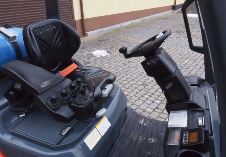 LPG heftruck Wózek widłowy Toyota 8FGF15 2018 TRIPLEX system SAS (blokowanie tylnej osi): afbeelding 9