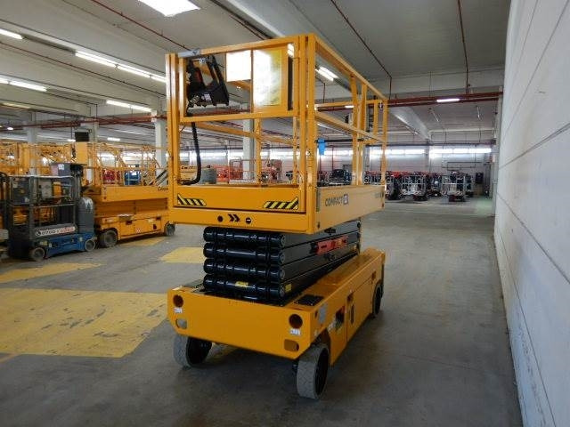 Haulotte Compact 12 AE - Schaarlift: afbeelding 4 Haulotte Compact 12 AE - Schaarlift: afbeelding 4