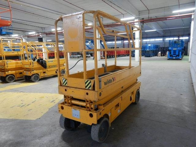 Haulotte Compact 8CU - Schaarlift: afbeelding 4 Haulotte Compact 8CU - Schaarlift: afbeelding 4