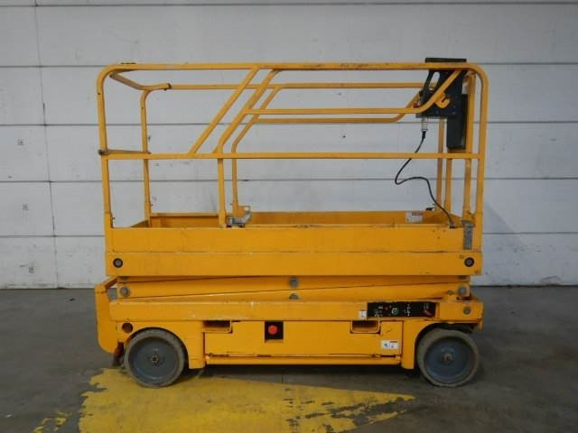 Haulotte Compact 8CU - Schaarlift: afbeelding 1 Haulotte Compact 8CU - Schaarlift: afbeelding 1