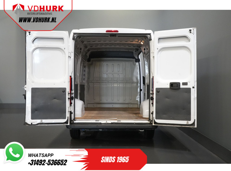 Peugeot Boxer 2.2 HDi 120 pk L2H2 BPM VRIJ! 2.5t Trekverm./ Navi/ PDC/ Cruise/ Airco - Kleine bestelwagen: afbeelding 5 Peugeot Boxer 2.2 HDi 120 pk L2H2 BPM VRIJ! 2.5t Trekverm./ Navi/ PDC/ Cruise/ Airco - Kleine bestelwagen: afbeelding 5