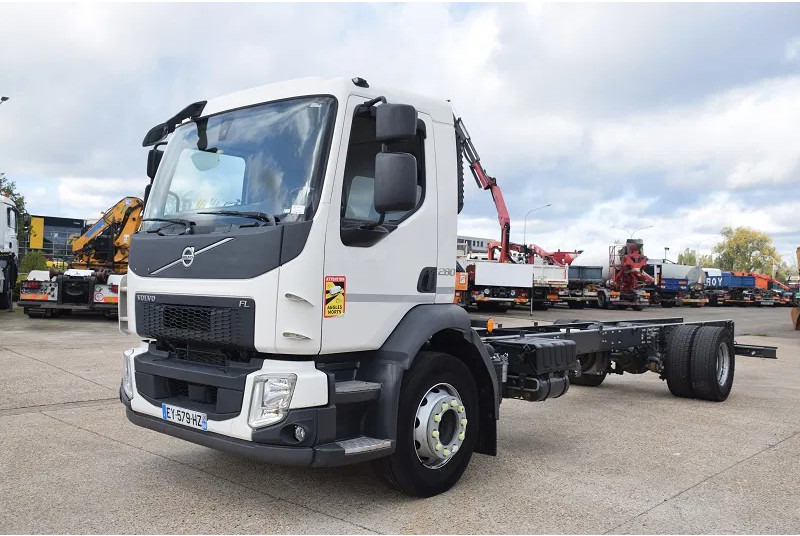 Diversen Volvo FL280 - Chassis vrachtwagen: afbeelding 3 Diversen Volvo FL280 - Chassis vrachtwagen: afbeelding 3