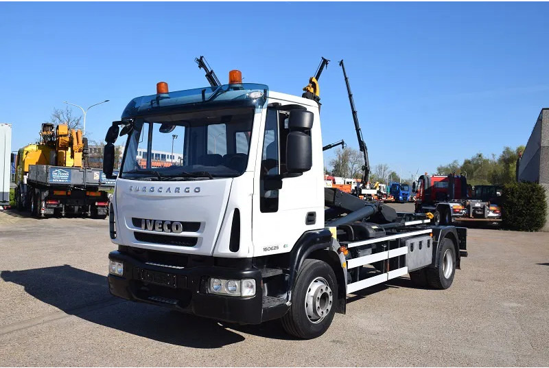 Iveco Iveco Eurocargo 160E25 - Haakarmsysteem vrachtwagen: afbeelding 2 Iveco Iveco Eurocargo 160E25 - Haakarmsysteem vrachtwagen: afbeelding 2