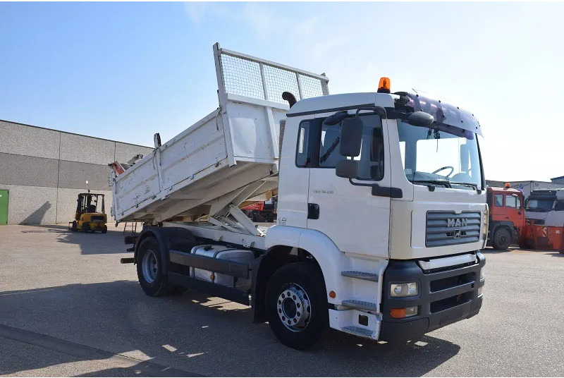 MAN TGA 19.310 - Kipper vrachtwagen: afbeelding 3 MAN TGA 19.310 - Kipper vrachtwagen: afbeelding 3