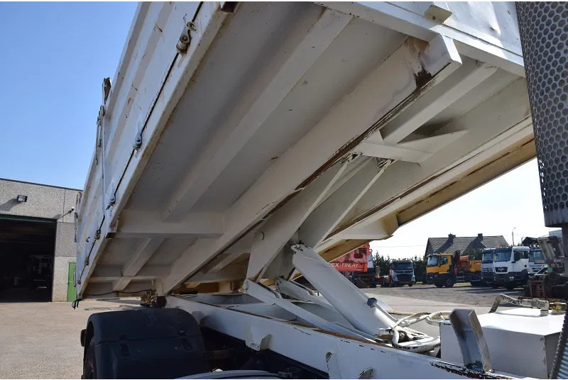 MAN TGA 19.310 - Kipper vrachtwagen: afbeelding 4 MAN TGA 19.310 - Kipper vrachtwagen: afbeelding 4