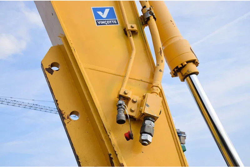 Rupsgraafmachine New Holland Kobelco E235B SR-LCT: afbeelding 10 Rupsgraafmachine New Holland Kobelco E235B SR-LCT: afbeelding 10