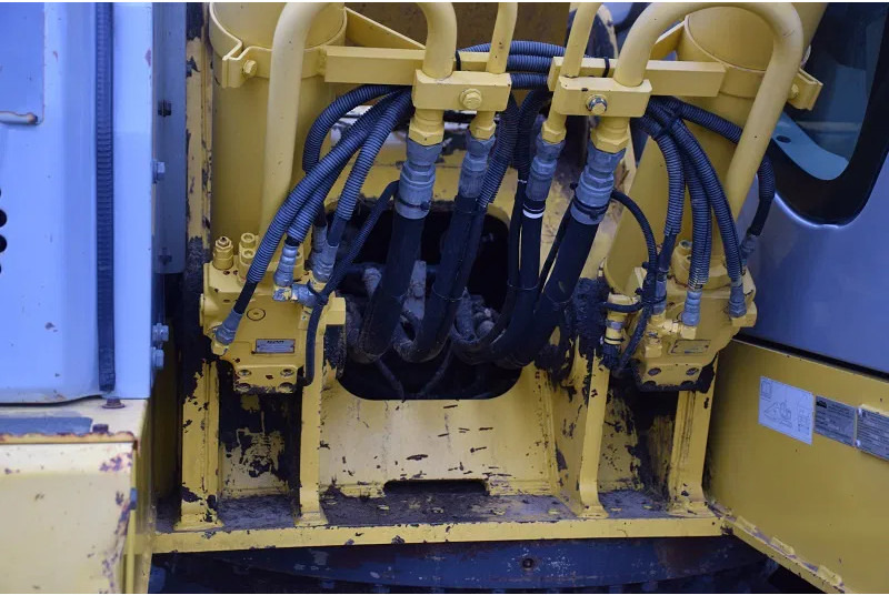 Rupsgraafmachine New Holland Kobelco E235B SR-LCT: afbeelding 9 Rupsgraafmachine New Holland Kobelco E235B SR-LCT: afbeelding 9